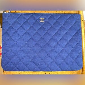 Chanel medium flat pouch